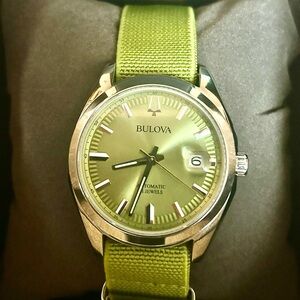 Bulova 96B427 Surveyor Mecha Classic – Men's Mechanical, 39 mm, Green,